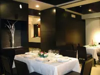 โรงแรมวอลล์อาร์ต - พร้อมอาหารเช้า