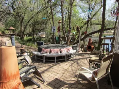 Unique Treehouse on Large Private Pond with Your Own Private Pier. Too Cool!