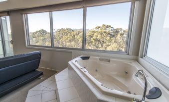 Macedon Ranges Hotel & Spa