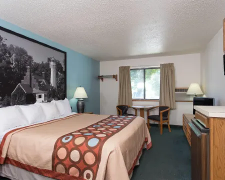 Super 8 by Wyndham Houghton Lake Hotels in Lake Township