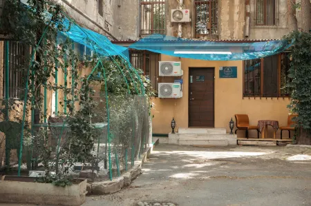 アルメナホステル