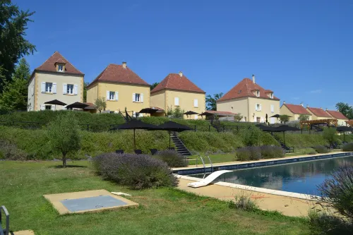 Château les Merles et Ses Villas