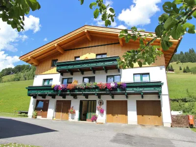 Cozy Holiday Home on Slopes in Maria Alm