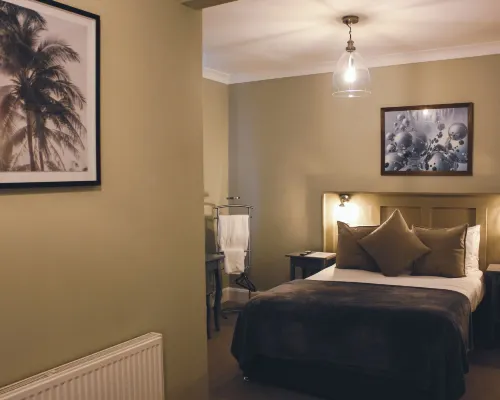 The Kings Arms Hotels in Swindon