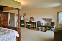 Leslie Castle Hotels in Insch