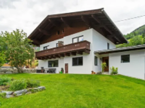 Chalet Bramberg Near Ski Slopes