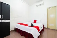RedDoorz Near Universitas Pamulang