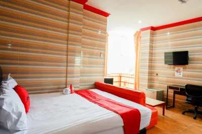 RedDoorz Near Kendari Beach 2 Các khách sạn ở Kendari Barat