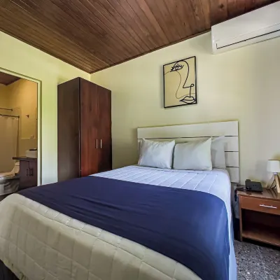 Cardedeu Suites Hotels near Museum of Art of El Salvador