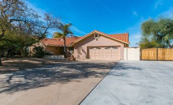 North Phoenix 6 Bedroom with Guest House & Pool!