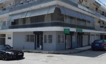 Baroque 10-Person Apartment in Makrygialos - Housity
