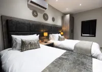 Luxe Suites Boutique Hotel Hotels in Berea