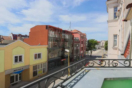 Apartamenty Świnoujście - Armii Krajowej 11 Отели рядом с достопримечательностью «Свиноуйсьценский маяк»