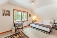 Indigo Owl by AvantStay Cabin w Hot Tub Firepit Minutes to Lake Slopes Hotel dekat Alpine Meadows Ski Resort