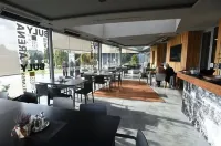 布里阿雷納飯店