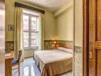 Hotel Nice Отели рядом с достопримечательностью «Площадь Пьяца-Тассо»