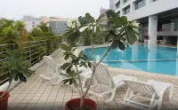 Puteri Wing - Riverside Majestic Hotel - Rooftop Pools