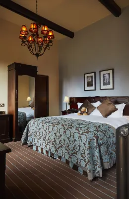 Peckforton Castle - ที่มีที่จอดรถ