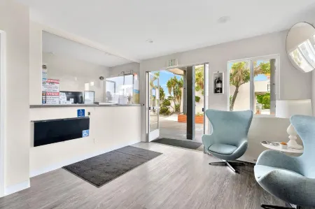 Tradewinds Motel Отели рядом с достопримечательностью «Kosh»