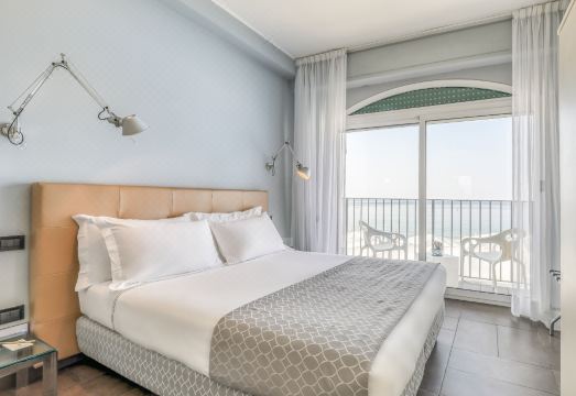 알바트로스 호텔에서 바라본 바리고티 해변 전경