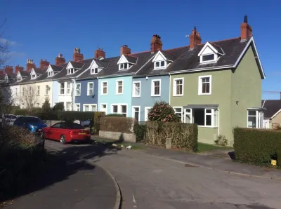 Lovely 4-Bed Victorian House in Bangor by the Sea Hotels near Enchantment