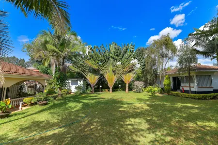 The Premier Suites Отели рядом с достопримечательностью «Джигери»