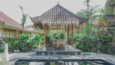 โรงแรมลอคาศรีรีทรีท