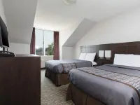 Super 5 Inn Hotels near Applewood