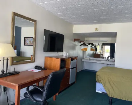 Horseshoe Curve Lodge Hotels in Logan Township