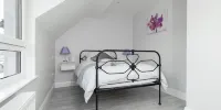Godfrey Mews - Classic Apartment, Private Bathroom, City View (3)