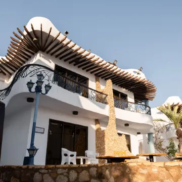 Turquoise Beach Hotel Отели рядом с достопримечательностью «Мечеть Аль-Сахаба»