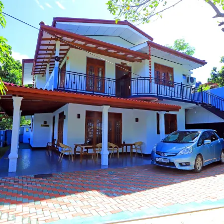 Dinsara Pearl Villa