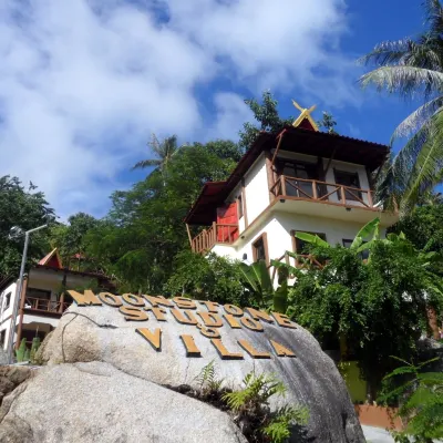 Moonstone Studio Hotels near Ban Tai