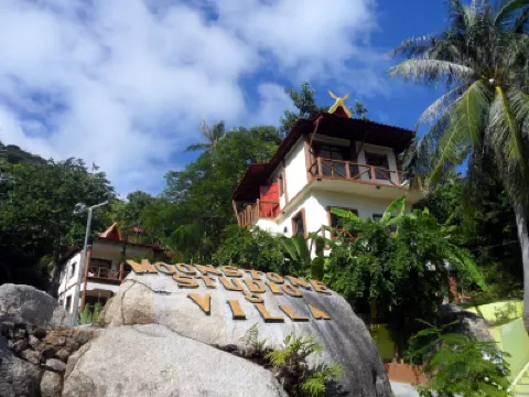Moonstone Studio Hotels near Haad Yuan Beach