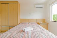 GB07 Otima Casa 4 Suites em Guarajuba - 3-Star