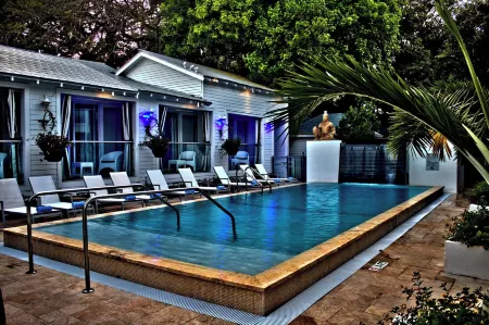 The Saint Hotel Key West, Autograph Collection Отели в г. Ки-Уэст