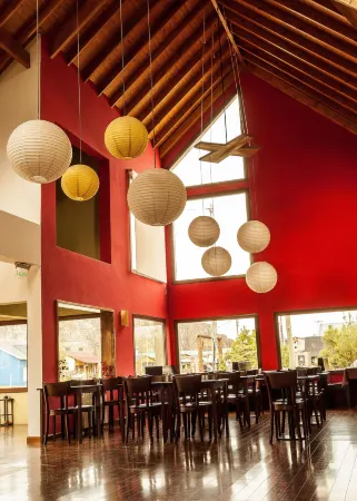 Hotel Poincenot Отели рядом с достопримечательностью «Miradores Los Condores y Las Aguilas»