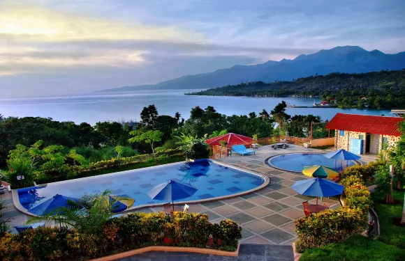 阿斯頓紐馬諾誇裏