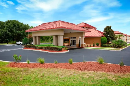 Best Western Milton Inn Отели рядом с достопримечательностью «Парк Карпентерс»