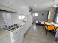 Alex Beach Cabins and Tourist Park