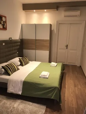 Pula Antic Rooms in Center - Airport Shuttle