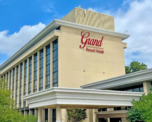 Grand Resort Hotel - Mt Laurel - Philadelphia Hotels in Mount Laurel