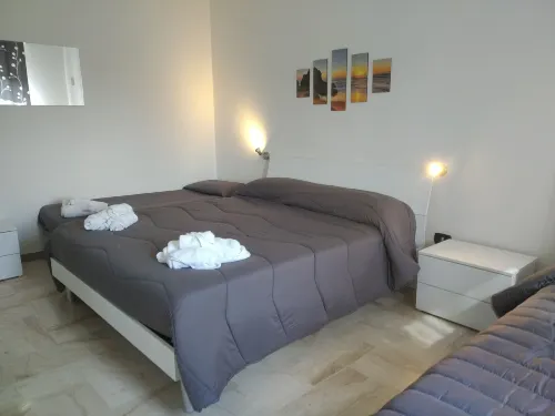 Italia Guesthouse - Bed and Breakfasts