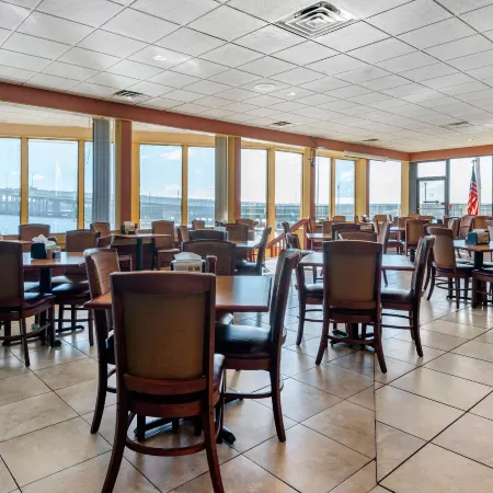 Quality Inn & Suites Palatka Riverfront