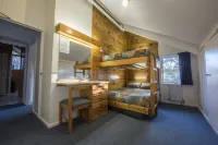 Terama Ski Lodge Hotels near Emirates