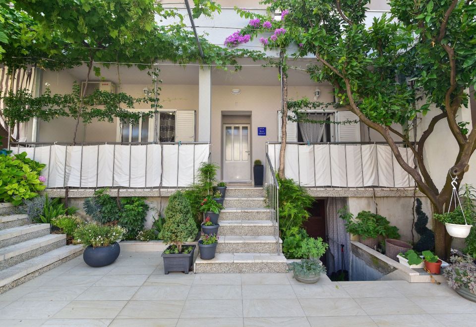 Hotel Apartmani Bernarda, Exterior, Hotel Exterior