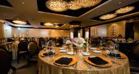 Metropolitan at the 9, Autograph Collection