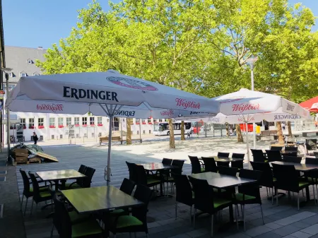 Hotel Europa - Restaurant Отели рядом с достопримечательностью «Weilbacher Kiesgruben»