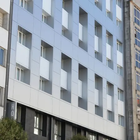 Hotel Gelmírez Отели рядом с достопримечательностью «Praza da Quintana»