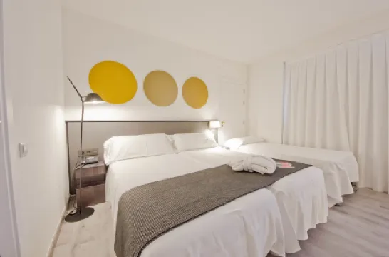 アパートホテル アテネア バレス